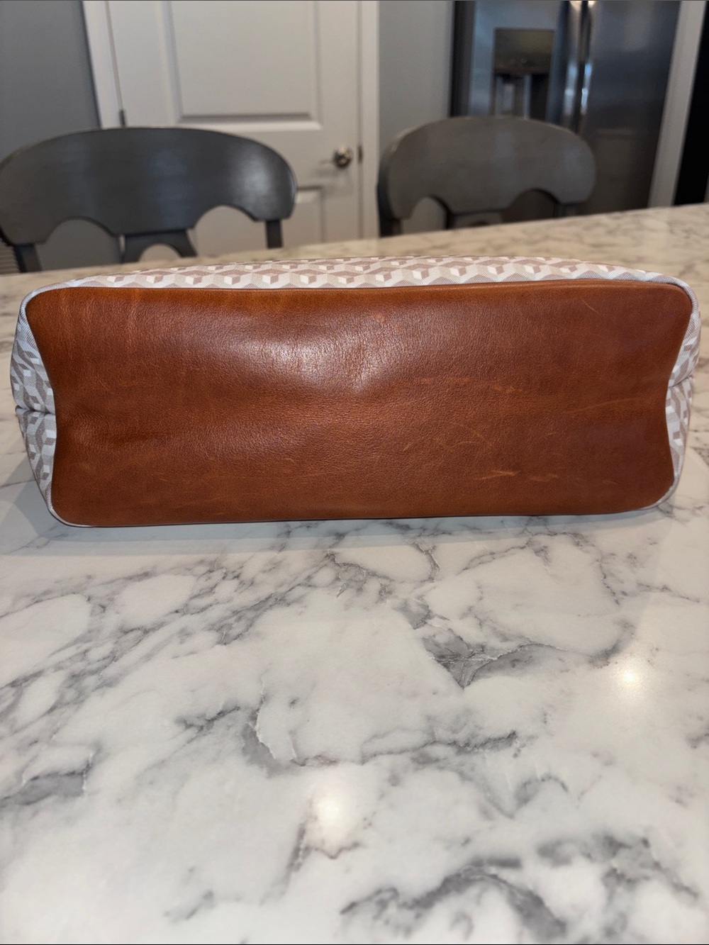 NEVER USED Barrington Sutton Tote- Oyster Grey. Goyard Inspired Pattern! - Picture 5 of 5